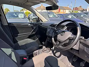 Used 2005 Volkswagen Tiguan Sel Black - Interior and Exterior details 16