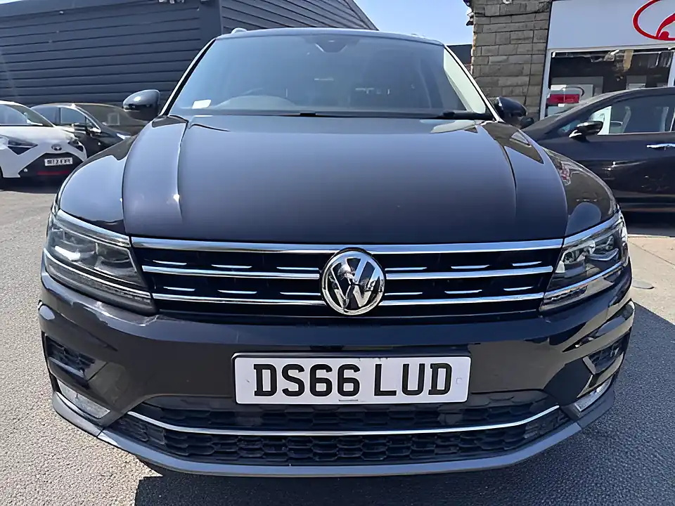 Used 2005 Volkswagen Tiguan Sel Black - Interior and Exterior details 2