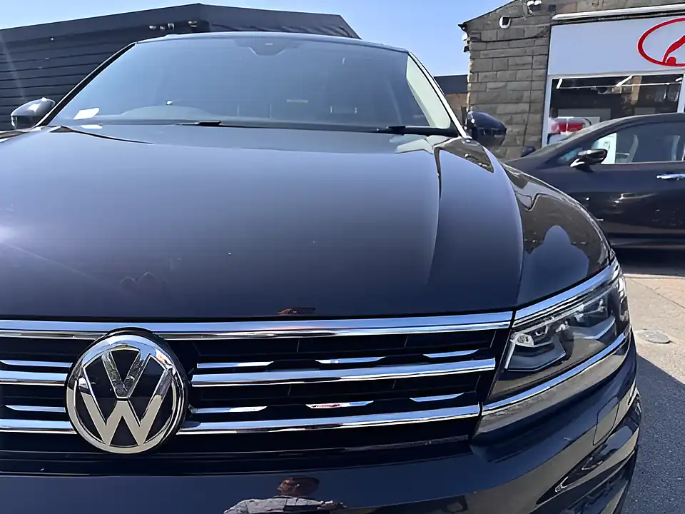 Used 2005 Volkswagen Tiguan Sel Black - Interior and Exterior details 8