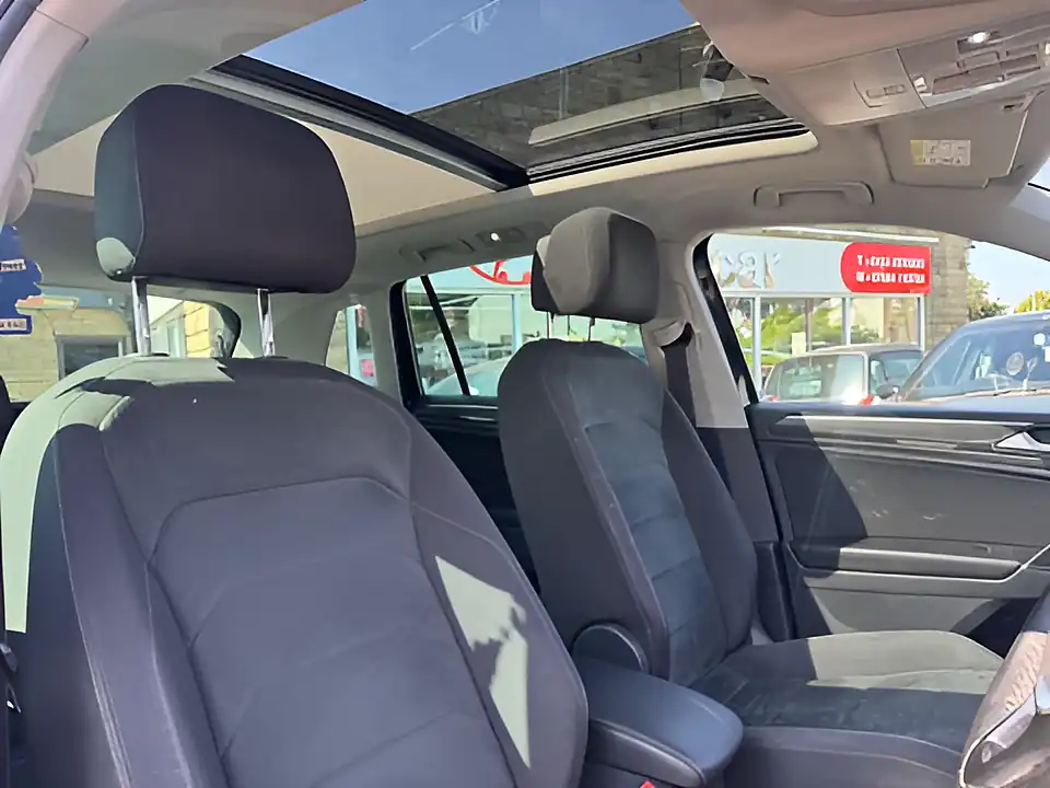 Used 2005 Volkswagen Tiguan Sel Black - Interior and Exterior details 9