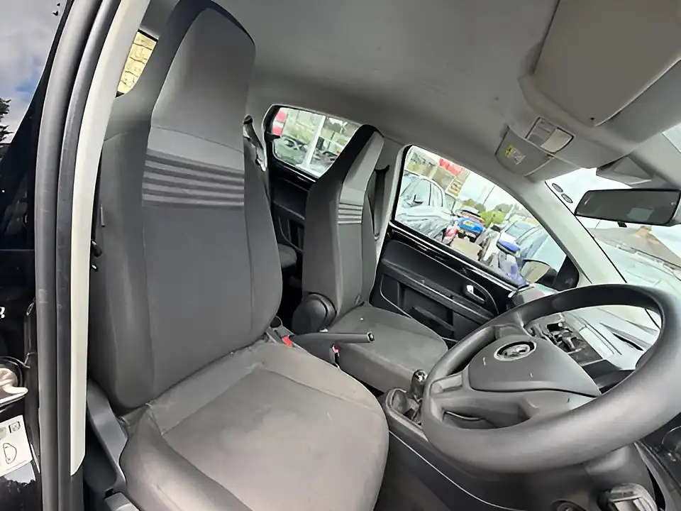 Used 2005 Volkswagen Up Base Black - Interior and Exterior details 8