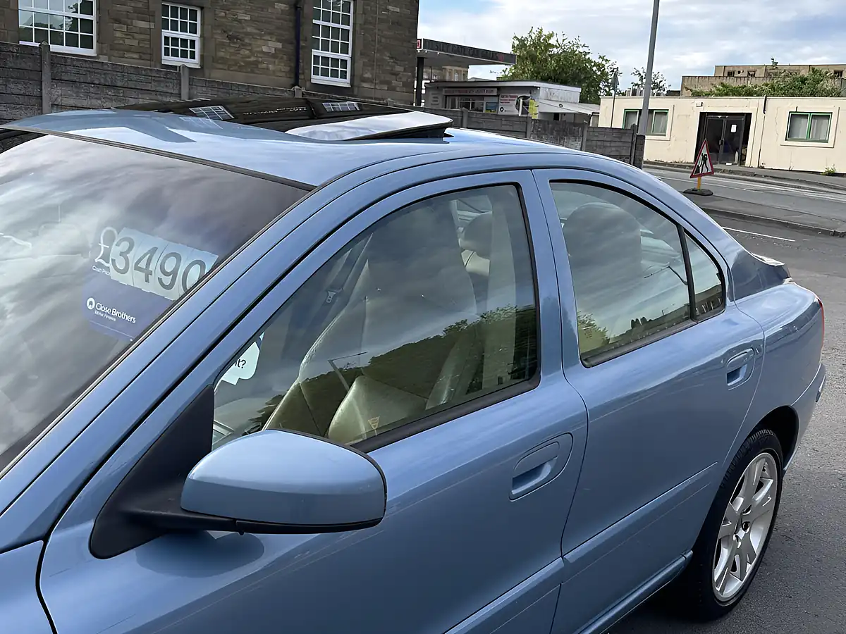 Used 2005 Volvo S60 Se Blue - Interior and Exterior details 10
