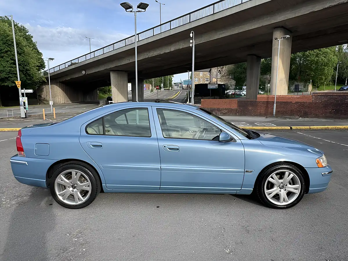 Used 2005 Volvo S60 Se Blue - Interior and Exterior details 11
