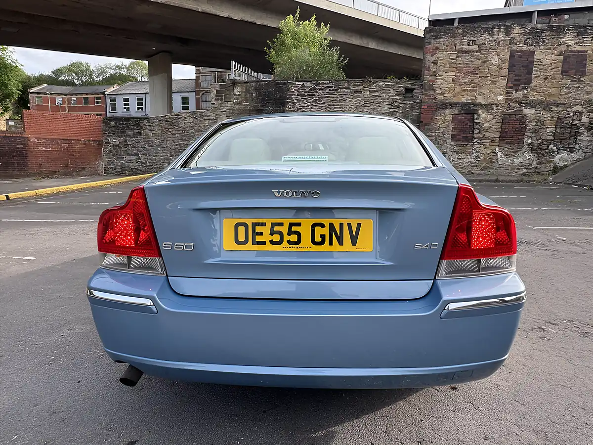 Used 2005 Volvo S60 Se Blue - Interior and Exterior details 13