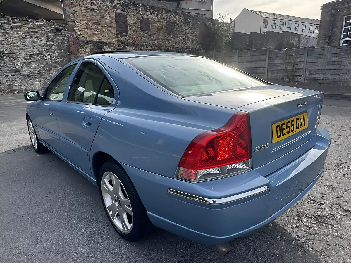 Used 2005 Volvo S60 Se Blue - Interior and Exterior details 15