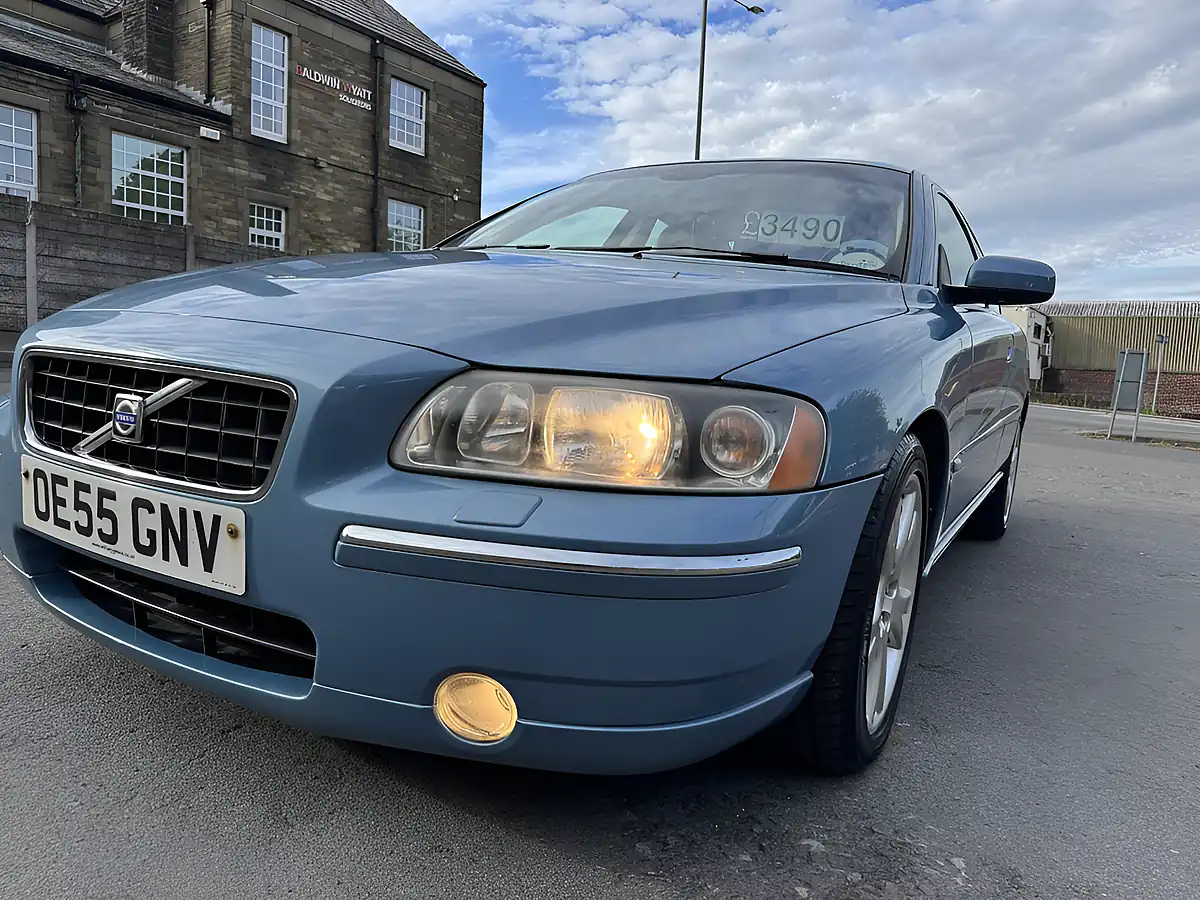 Used 2005 Volvo S60 Se Blue - Interior and Exterior details 4