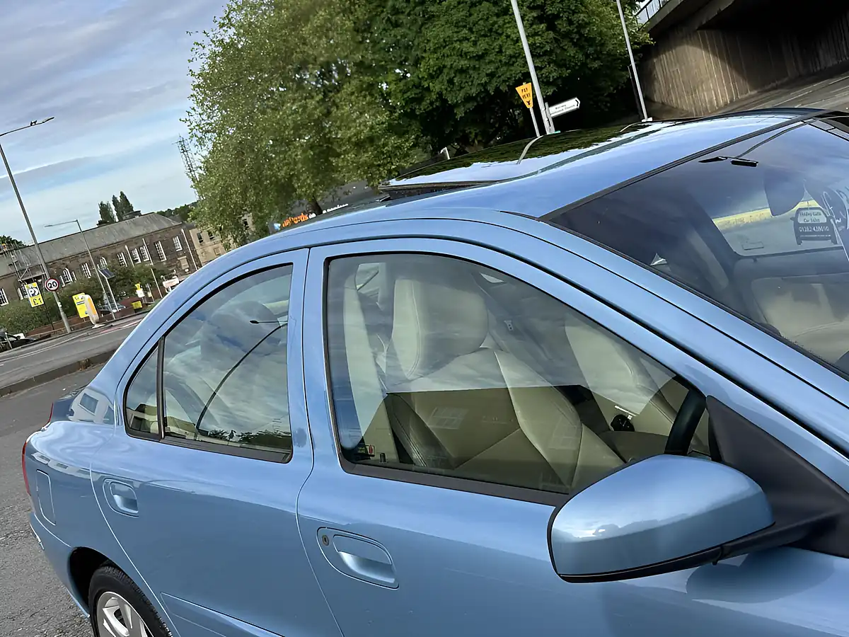 Used 2005 Volvo S60 Se Blue - Interior and Exterior details 8