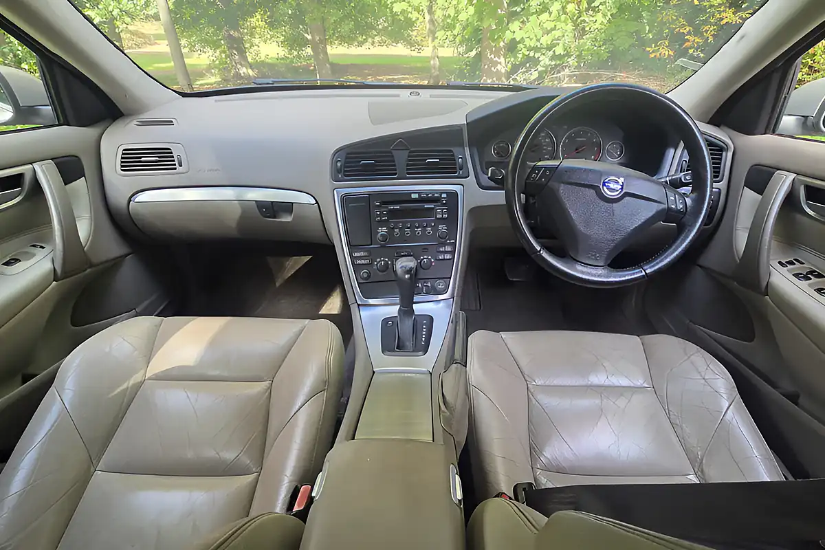 Used 2005 Volvo S60 Se Gold - Interior and Exterior details 11