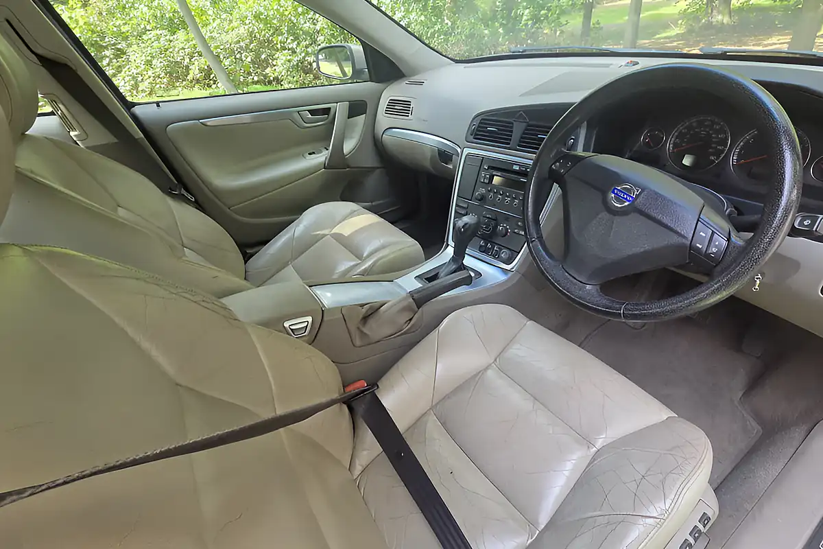 Used 2005 Volvo S60 Se Gold - Interior and Exterior details 13
