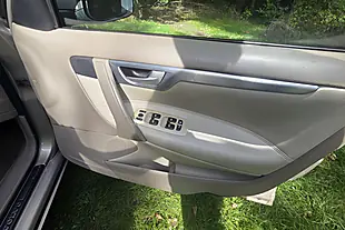 Used 2005 Volvo S60 Se Gold - Interior and Exterior details 15