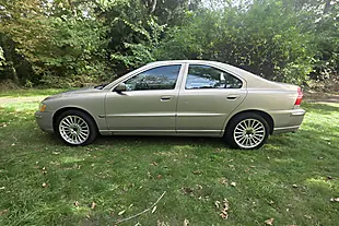 Used 2005 Volvo S60 Se Gold - Interior and Exterior details 4