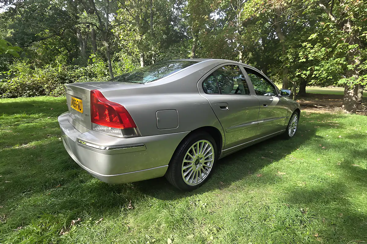 Used 2005 Volvo S60 Se Gold - Interior and Exterior details 5