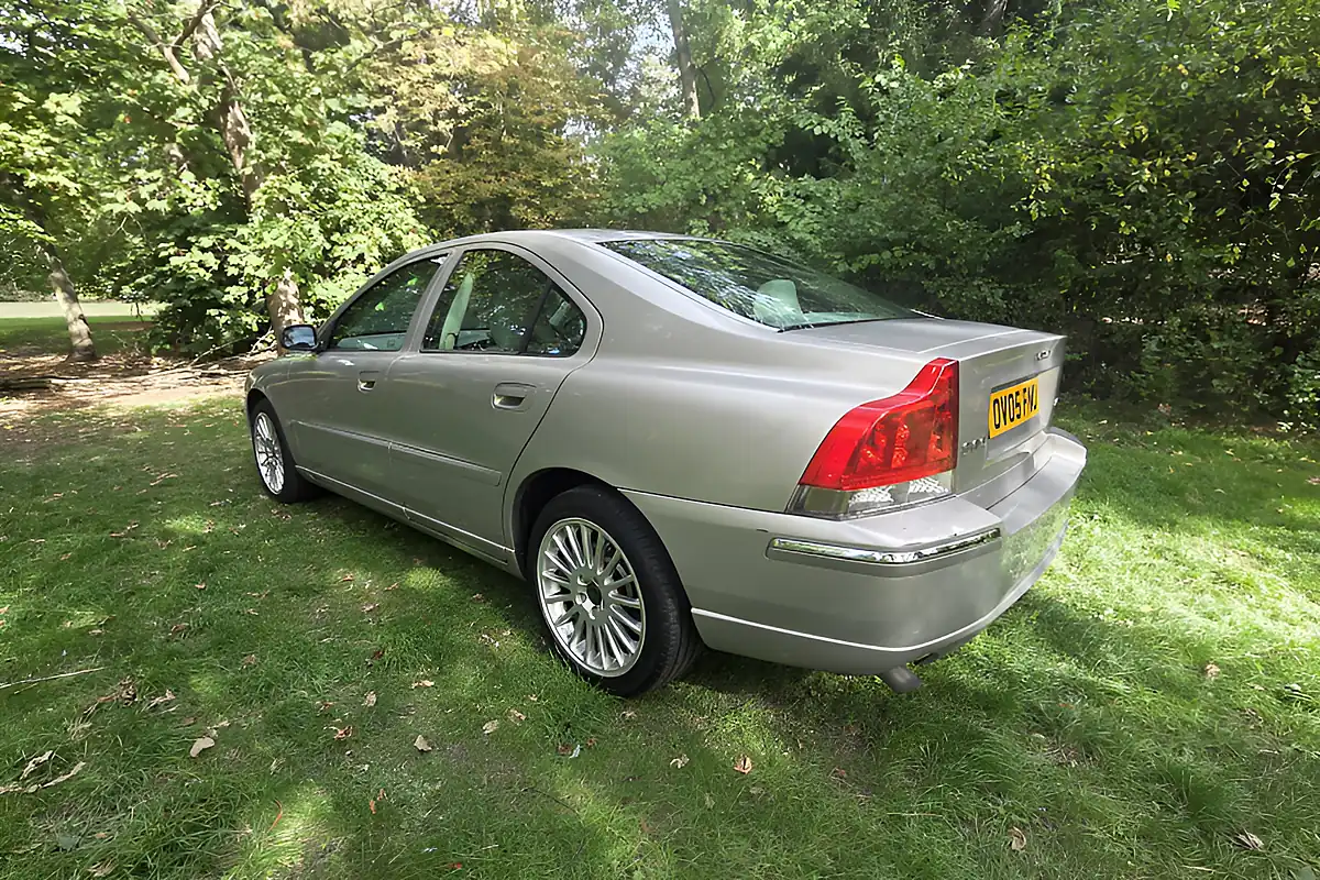 Used 2005 Volvo S60 Se Gold - Interior and Exterior details 7