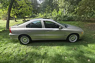 Used 2005 Volvo S60 Se Gold - Interior and Exterior details 8