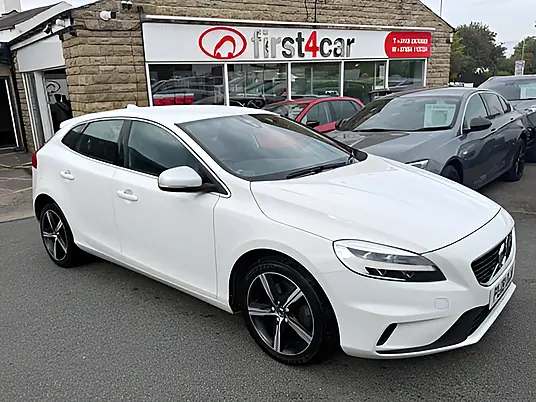 2018 Volvo V40 T2 R-DESIGN