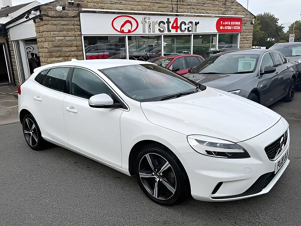 Used 2005 Volvo V40 R-Design White - Front View
