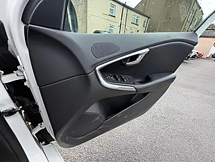 Used 2005 Volvo V40 R-Design White - Interior and Exterior details 13