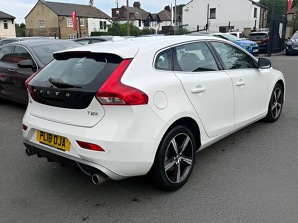 Used 2005 Volvo V40 R-Design White - Interior and Exterior details 7