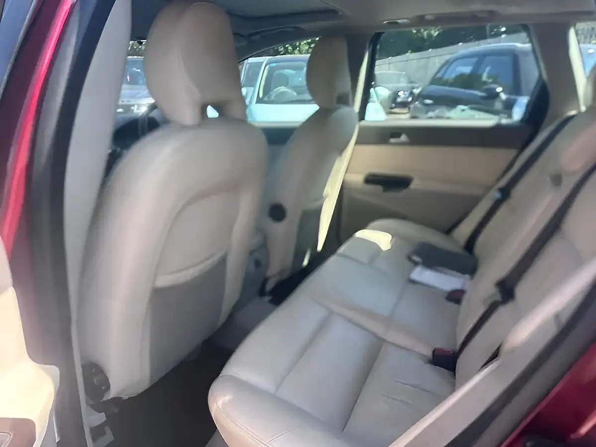 Used 2005 Volvo V50 Se Red - Interior and Exterior details 10