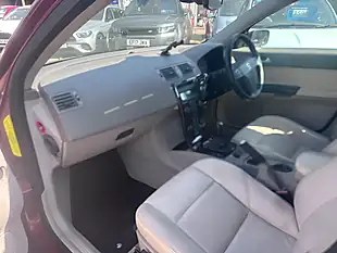 Used 2005 Volvo V50 Se Red - Interior and Exterior details 9