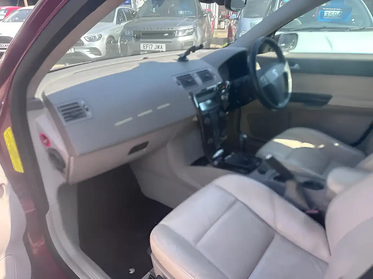 Used 2005 Volvo V50 Se Red - Interior and Exterior details 9
