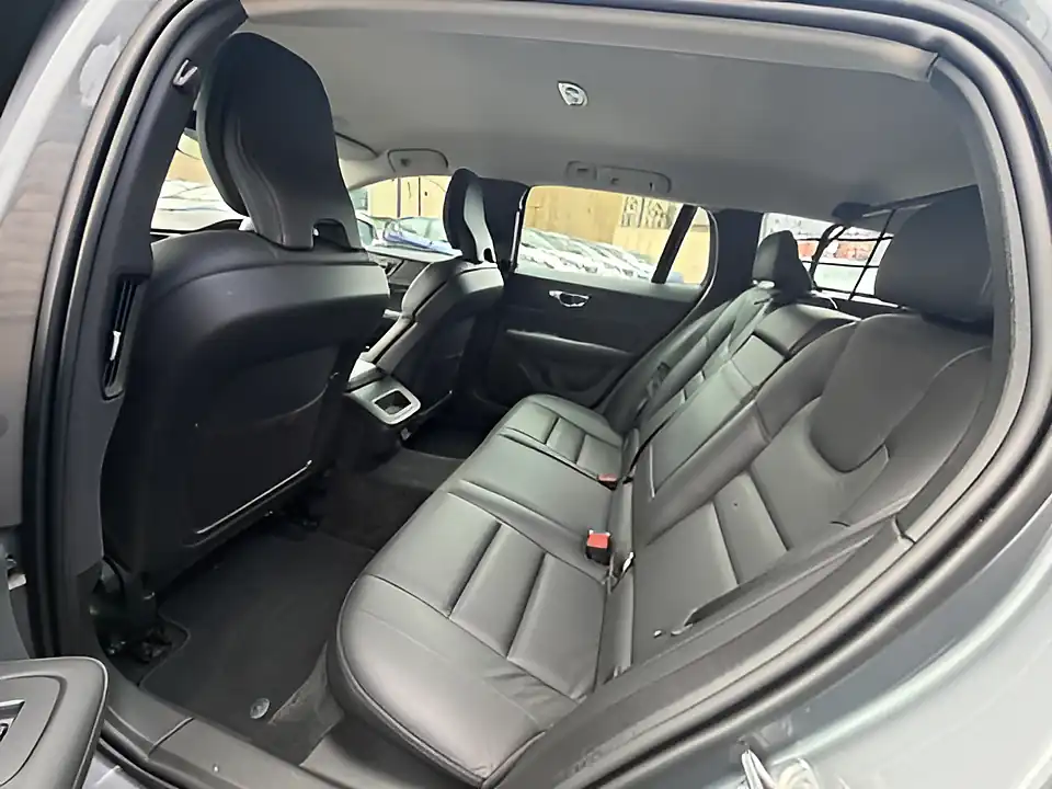 Used 2005 Volvo V60 Cross Country AWD Grey - Interior and Exterior details 6