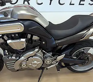 Used 2005 Yamaha MT-01 Silver - Interior and Exterior details 17