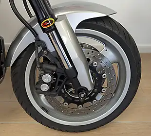 Used 2005 Yamaha MT-01 Silver - Interior and Exterior details 18