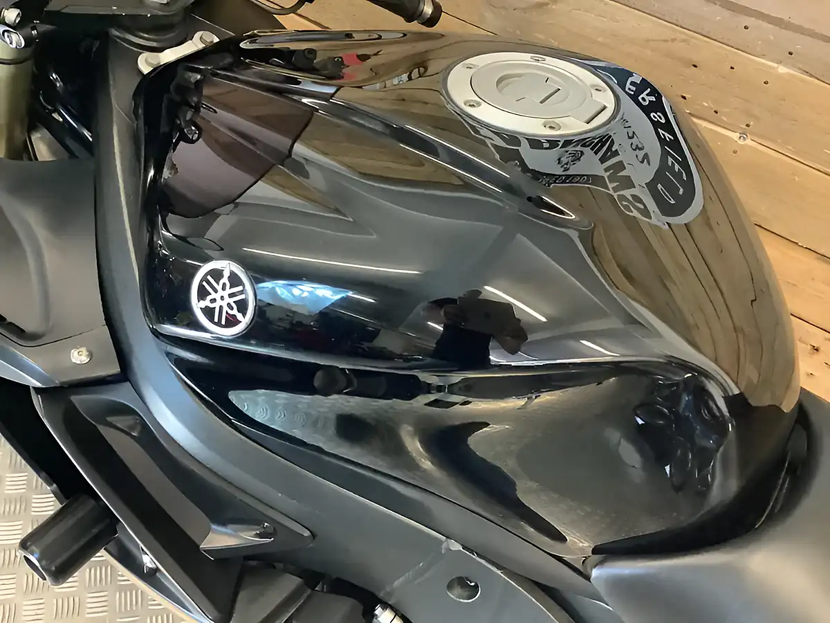 Used 2005 Yamaha R6 - Interior and Exterior details 11