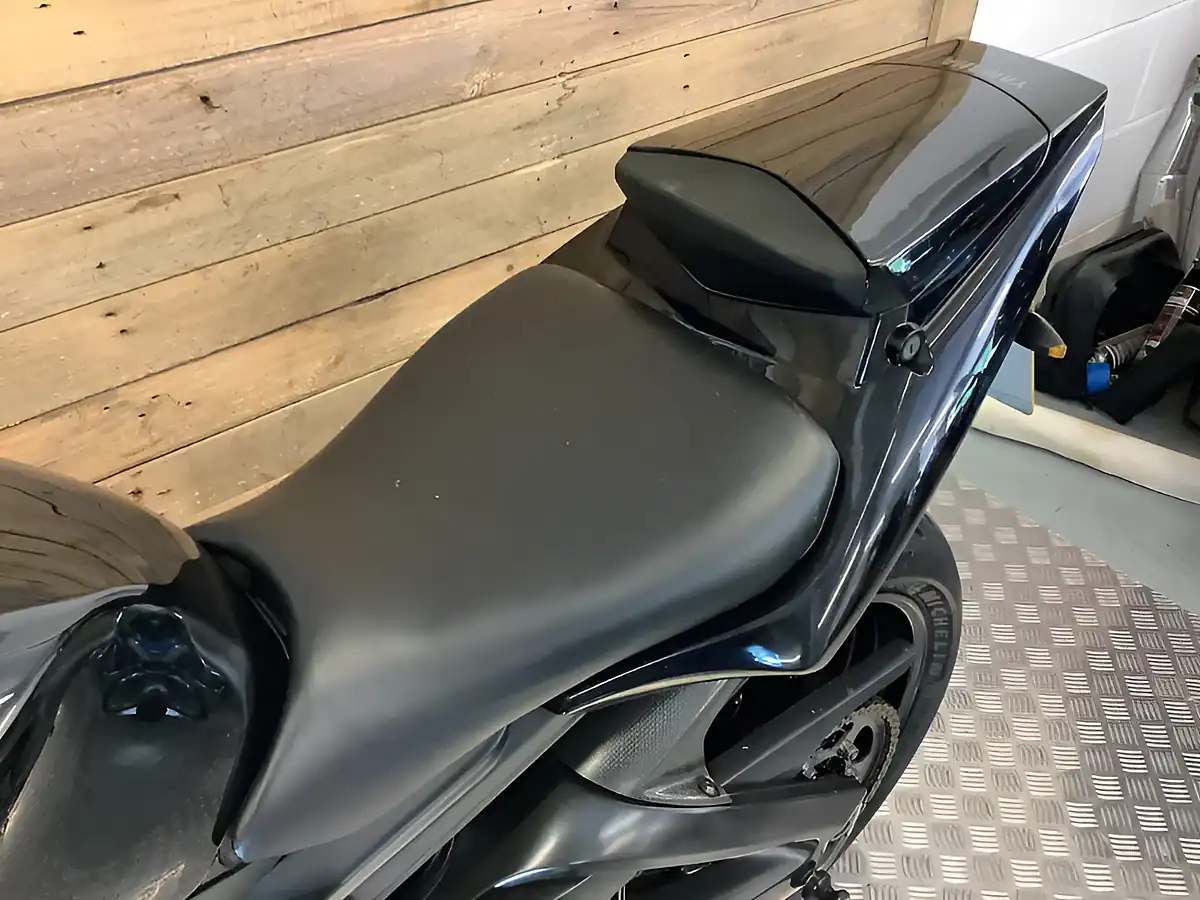 Used 2005 Yamaha R6 - Interior and Exterior details 13