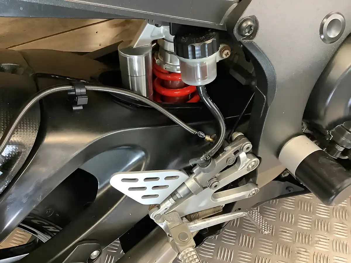Used 2005 Yamaha R6 - Interior and Exterior details 15