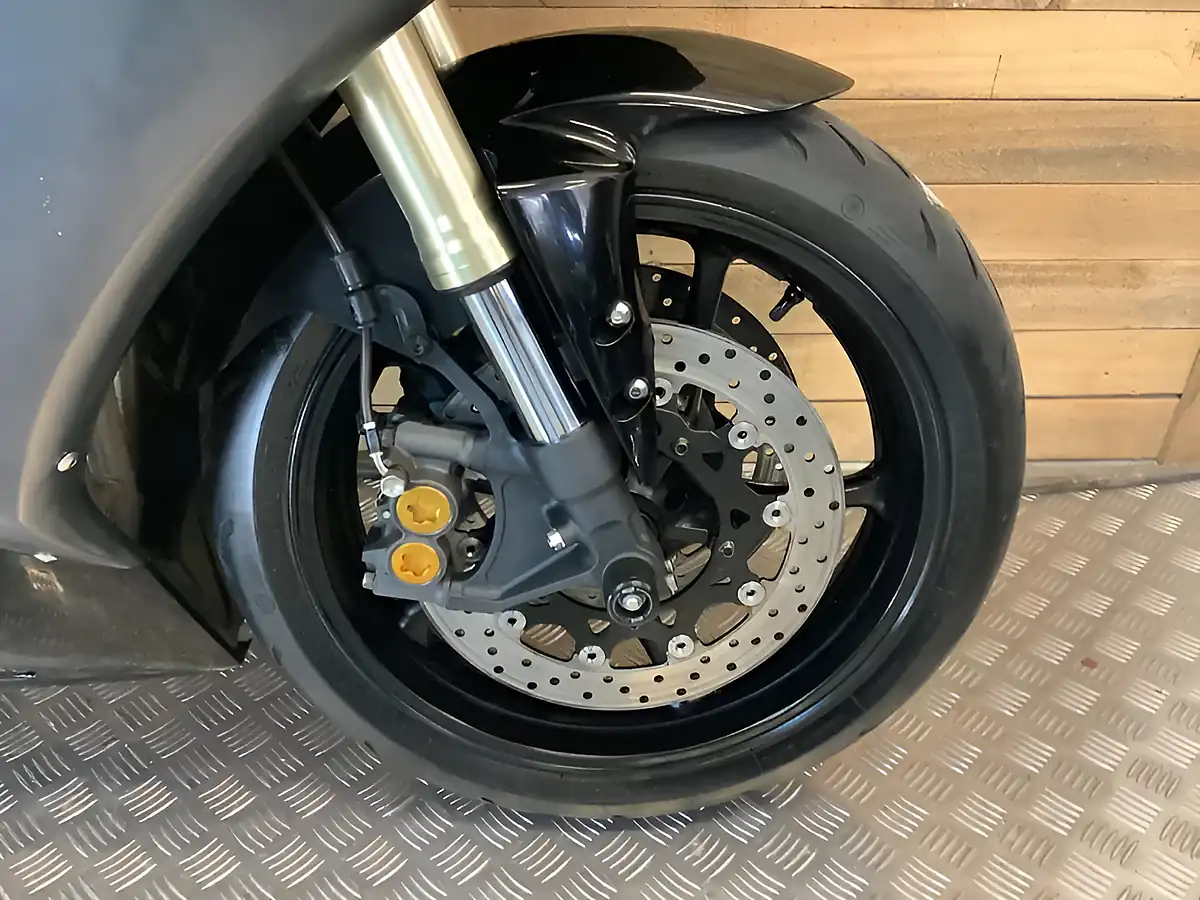 Used 2005 Yamaha R6 - Interior and Exterior details 18