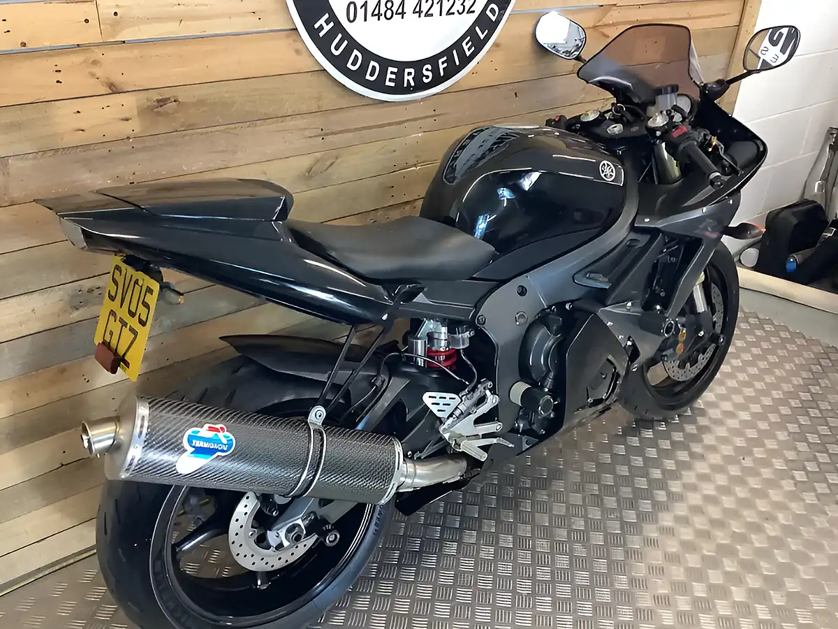 Used 2005 Yamaha R6 - Interior and Exterior details 4