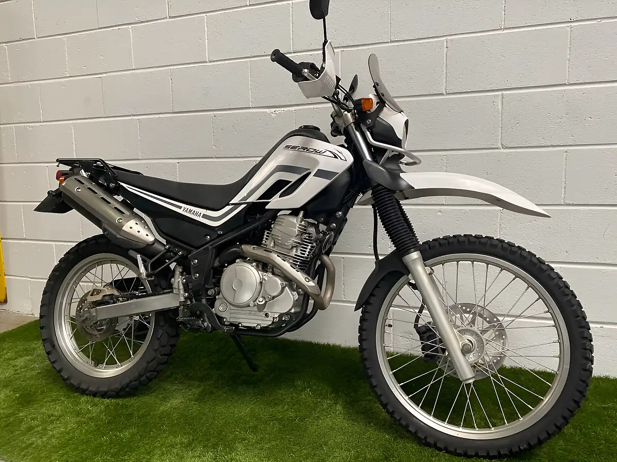 Used 2005 Yamaha Serow White and Grey - Interior and Exterior details 3