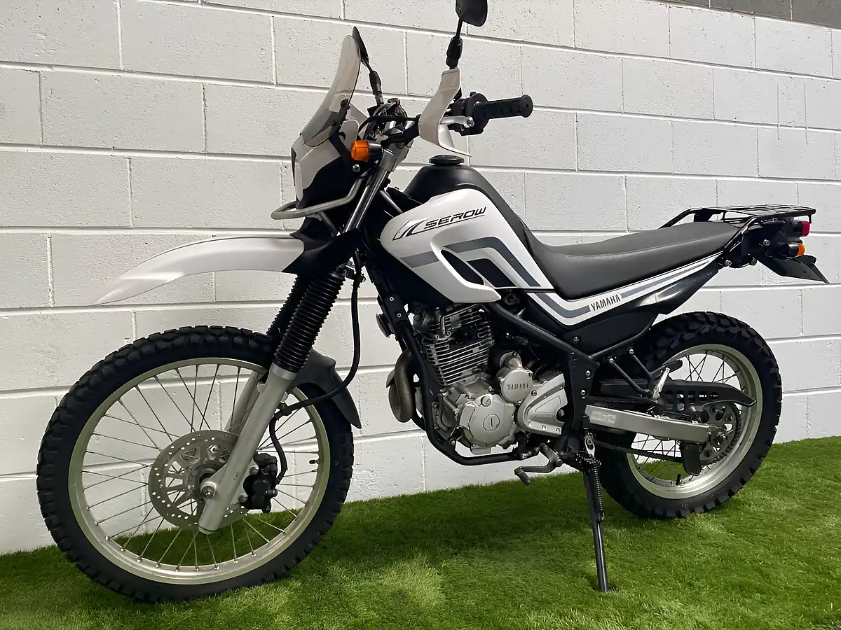 Used 2005 Yamaha Serow White and Grey - Interior and Exterior details 5