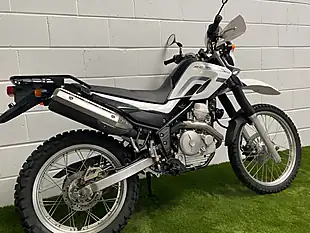 Used 2005 Yamaha Serow White and Grey - Interior and Exterior details 7