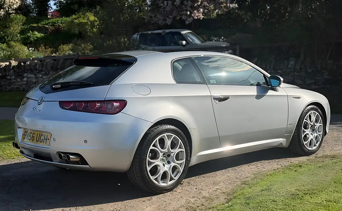 Used 2006 Alfa Romeo Brera Sv Silver - Interior and Exterior details 12