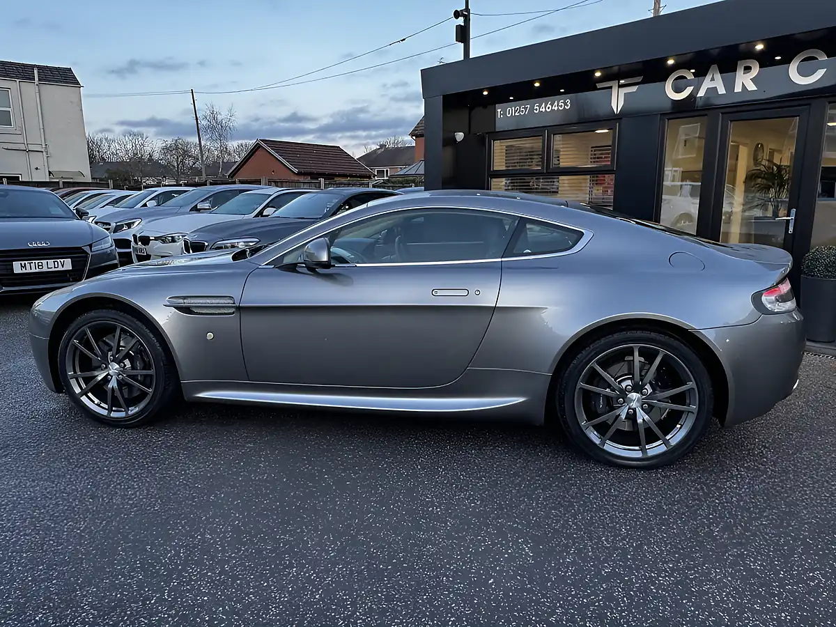 Used 2006 Aston Martin Vantage Sportshift Silver - Interior and Exterior details 4