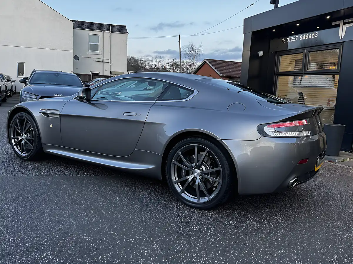Used 2006 Aston Martin Vantage Sportshift Silver - Interior and Exterior details 5