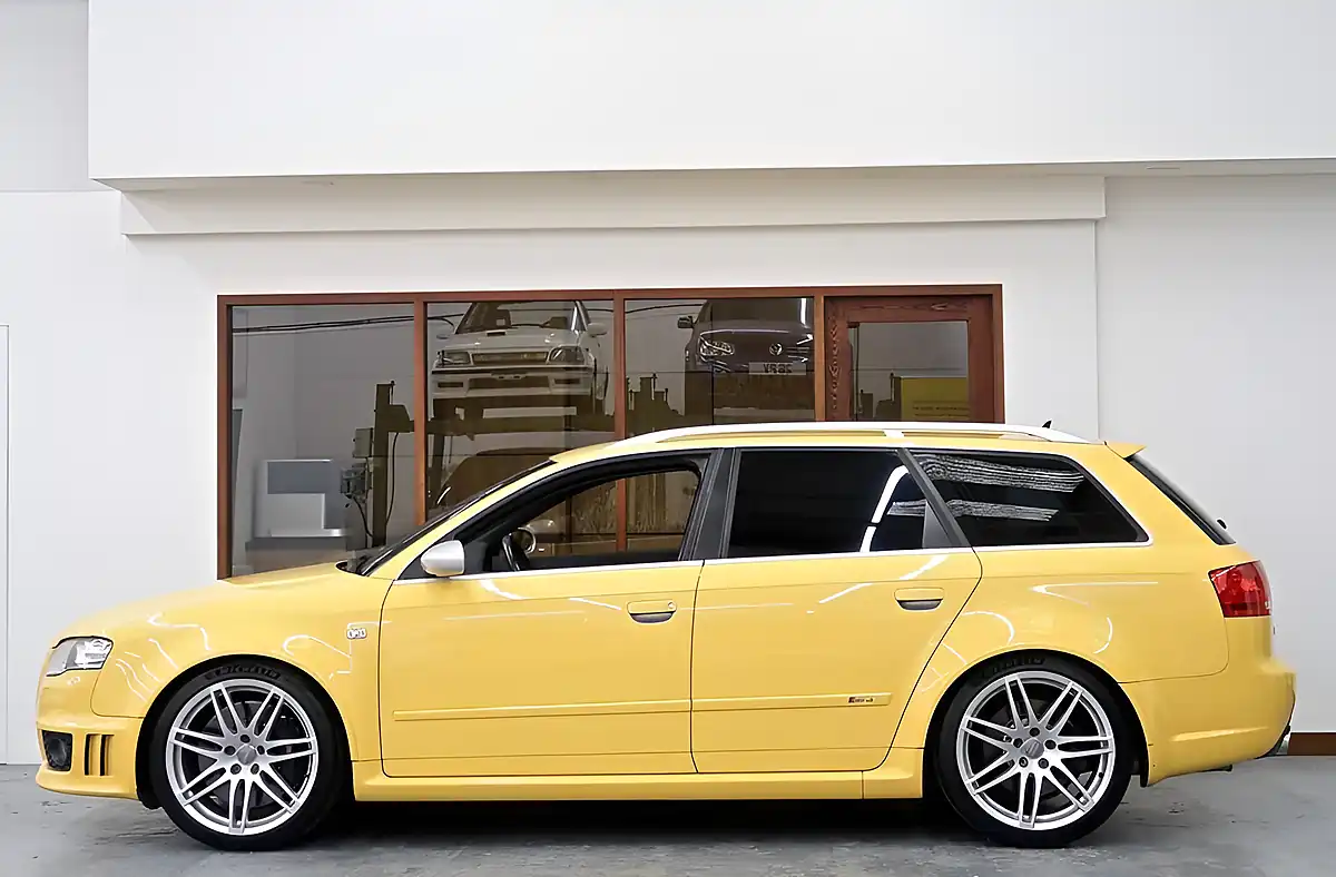 Used 2006 Audi RS4 Avant Imola Yellow - Interior and Exterior details 8