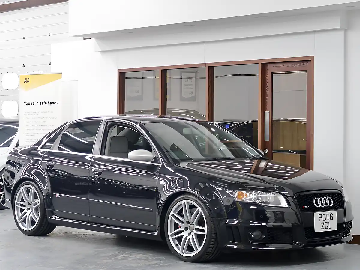 Used 2006 Audi RS4 Saloon Black - Front View