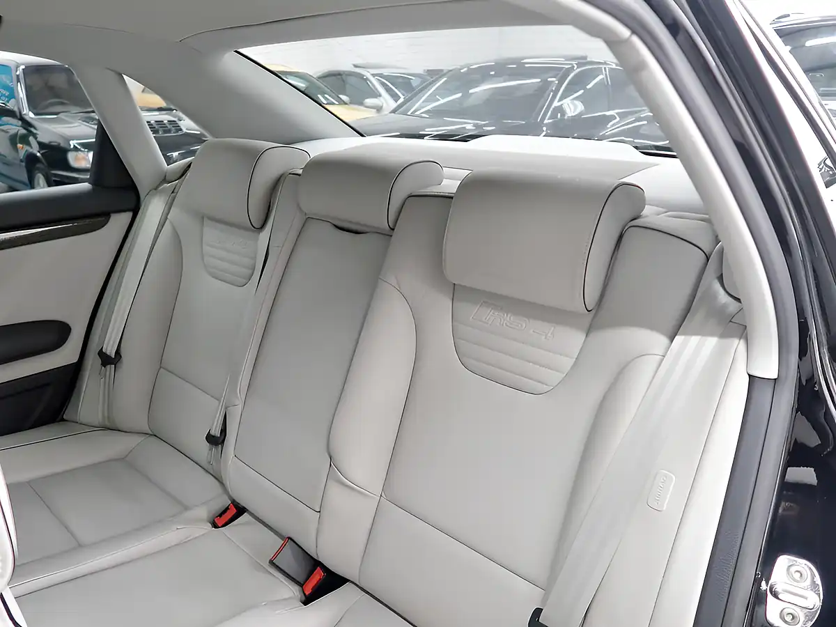 Used 2006 Audi RS4 Saloon Black - Interior and Exterior details 17