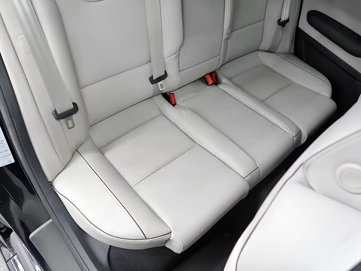 Used 2006 Audi RS4 Saloon Black - Interior and Exterior details 19