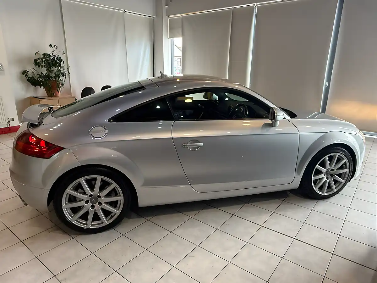 Used 2006 Audi Tt Coupe Silver - Interior and Exterior details 9