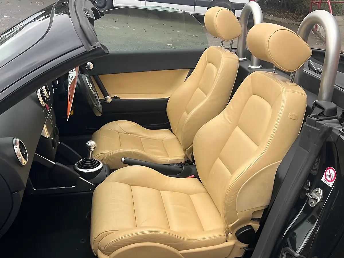 Used 2006 Audi Tt Roadster Black - Interior and Exterior details 11