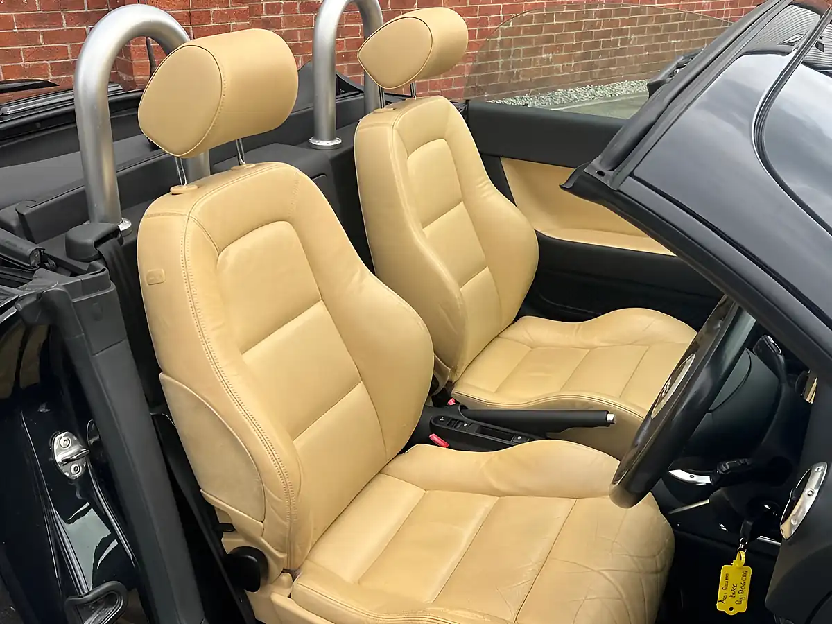 Used 2006 Audi Tt Roadster Black - Interior and Exterior details 8