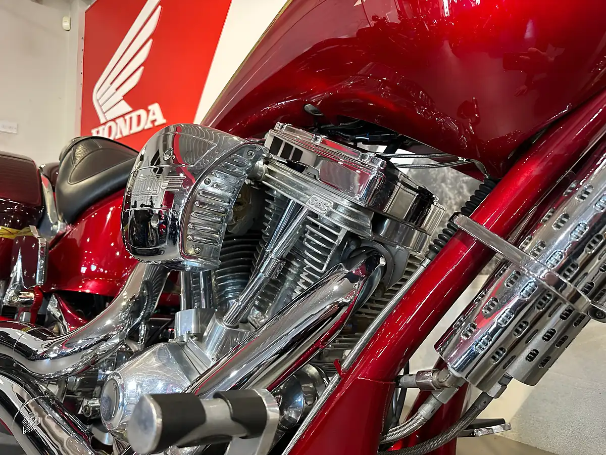 Used 2006 Big Dog Bulldog Custom Red - Interior and Exterior details 18