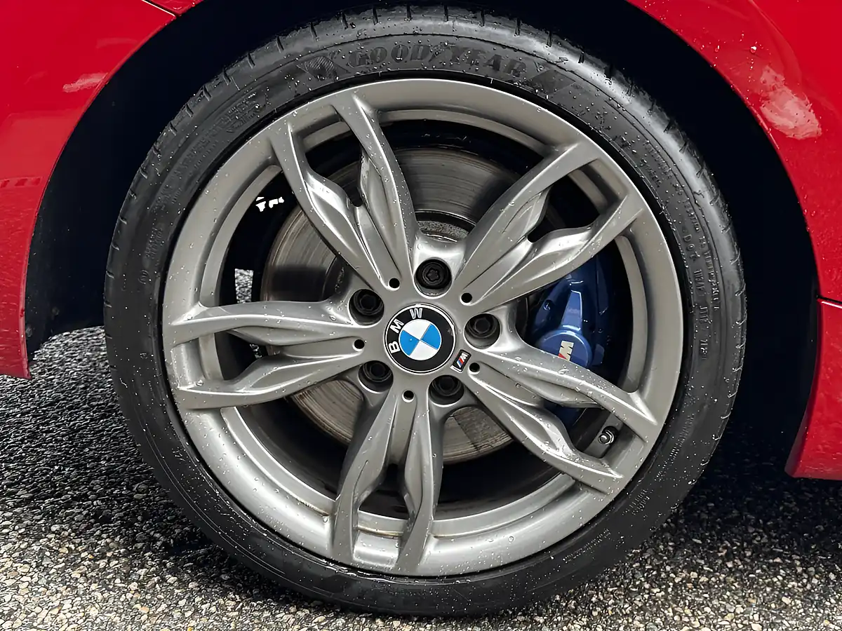 Used 2006 BMW 2 Series M235i Red - Interior and Exterior details 13