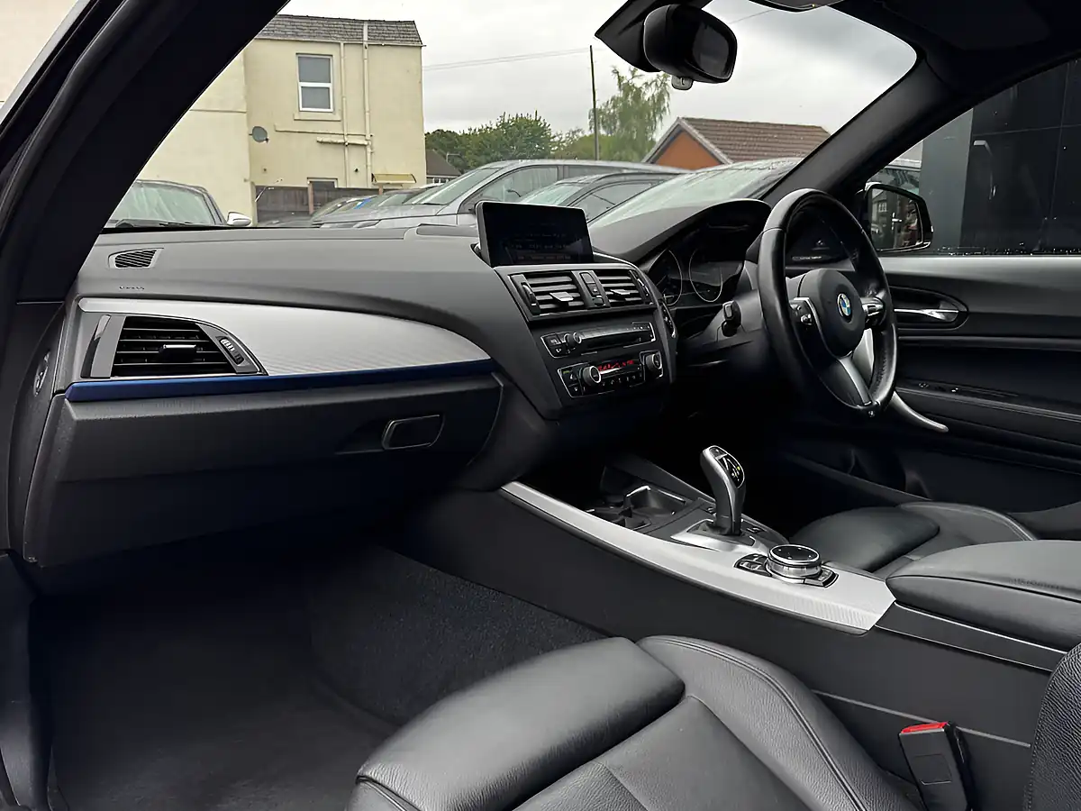 Used 2006 BMW 2 Series M235i Red - Interior and Exterior details 20