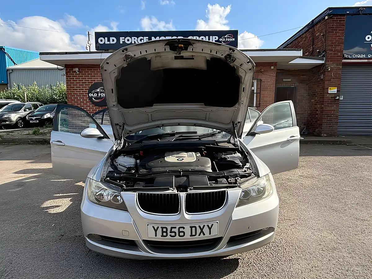 Used 2006 BMW 3 Series Se Silver - Interior and Exterior details 10